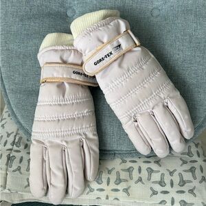 Gore-Tex women’s waterproof winter gloves